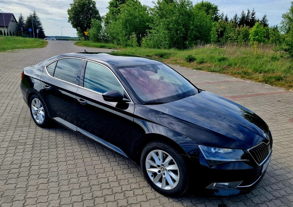 Skoda Superb cena 84900 przebieg: 159000, rok produkcji 2018 z Ryglice małe 191